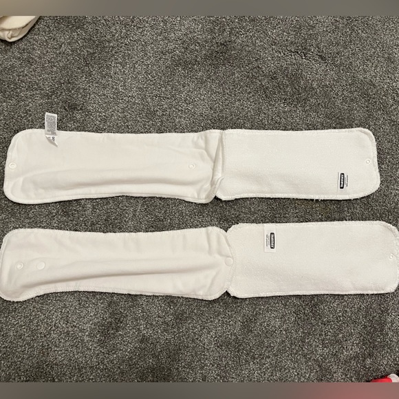 Thirsties OS Cloth Diaper Bundle - 2 Shells and 2 Inserts NWOT - Picture 2 of 2